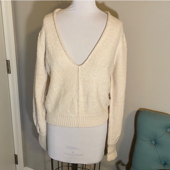 NWOT Free People Reverie V-Neck Sweater in Vanilla Size M - Picture 3 of 5